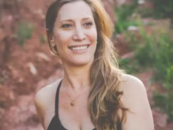 Lara Rosenberg,
                            Yoga, Yoga
                            Expert at Échantillonneur GRATUIT de Masterclass avec plus de 30 cours